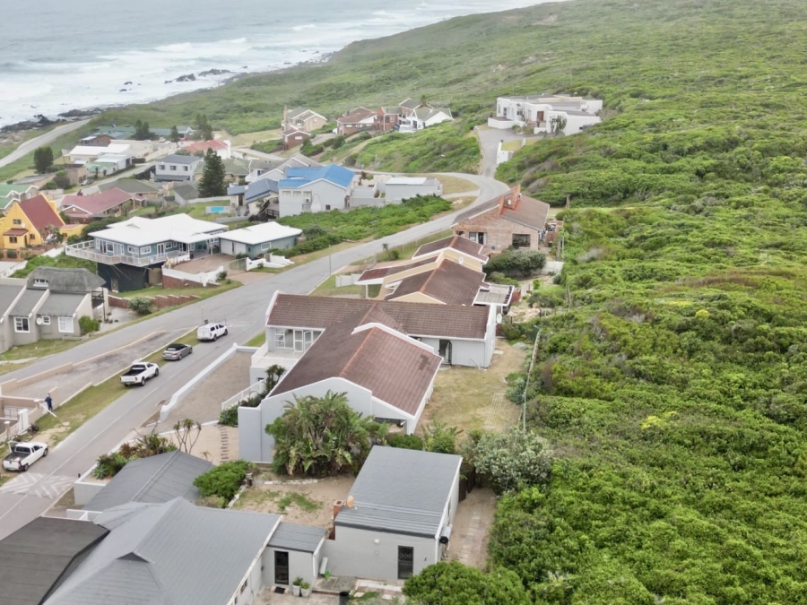 5 Bedroom Property for Sale in Seaview Eastern Cape